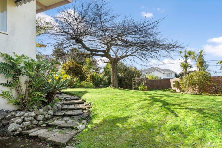 Photo of property in 17 Rock Isle Road, Torbay, Auckland, 0630