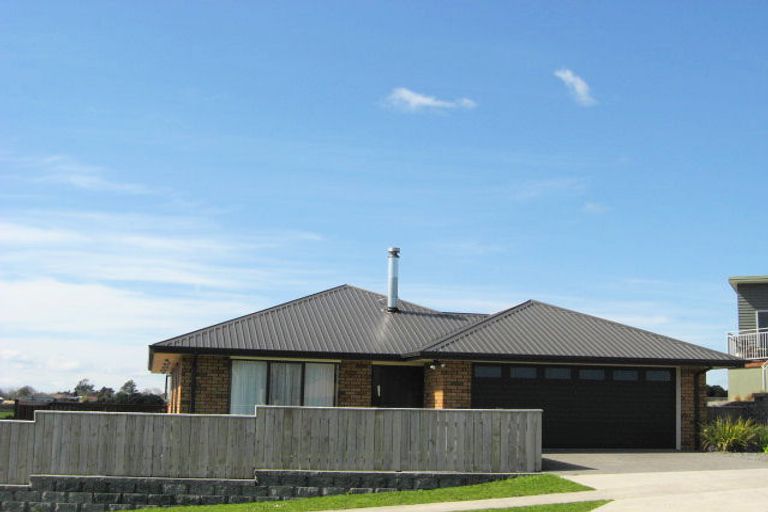 Photo of property in 46 Karamea Street, Whalers Gate, New Plymouth, 4310