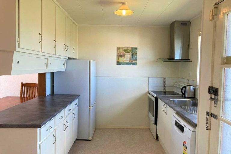 Photo of property in 60 Casuarina Road, Half Moon Bay, Auckland, 2012