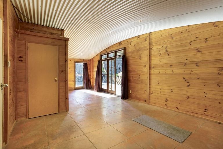 Photo of property in 1812 Kaipara Coast Highway, Kaukapakapa, 0984