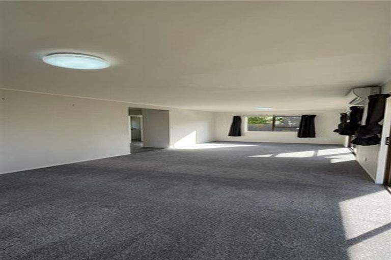 Photo of property in 1/127 Clevedon Road, Papakura, 2110