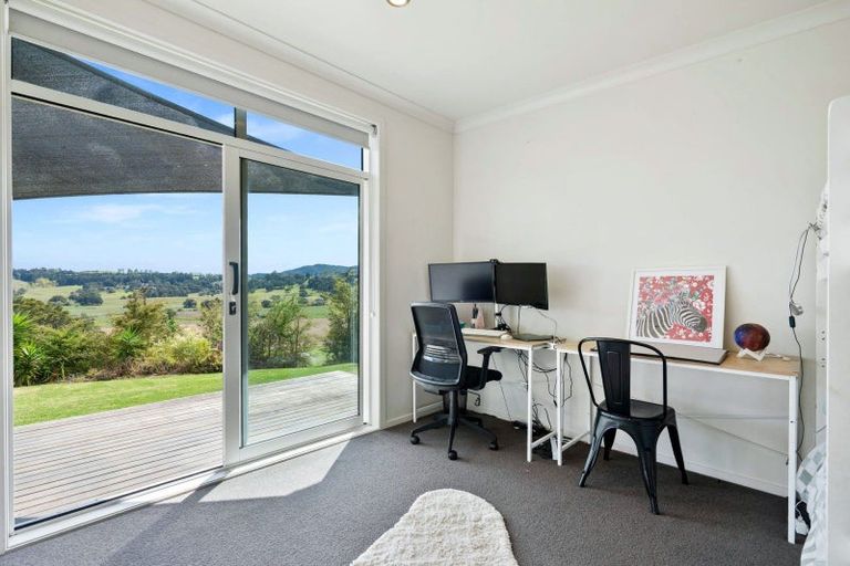 Photo of property in 442 Whananaki Road North, Opuawhanga, Hikurangi, 0181