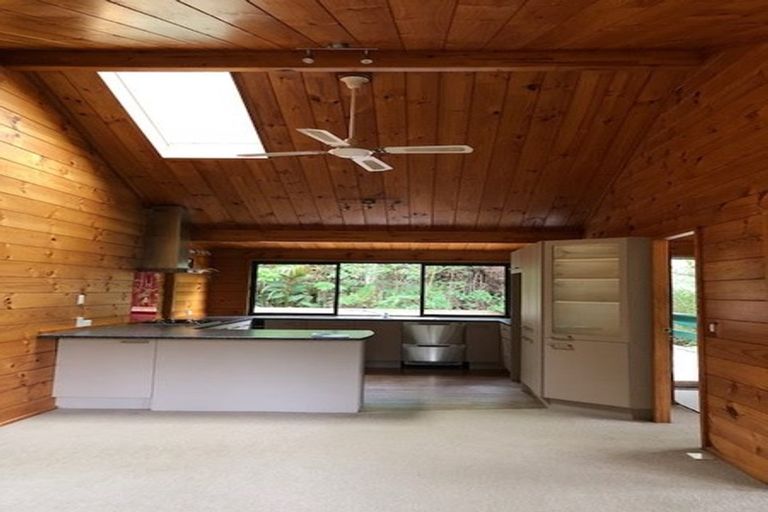 Photo of property in 25 Emlyn Place, Torbay, Auckland, 0630