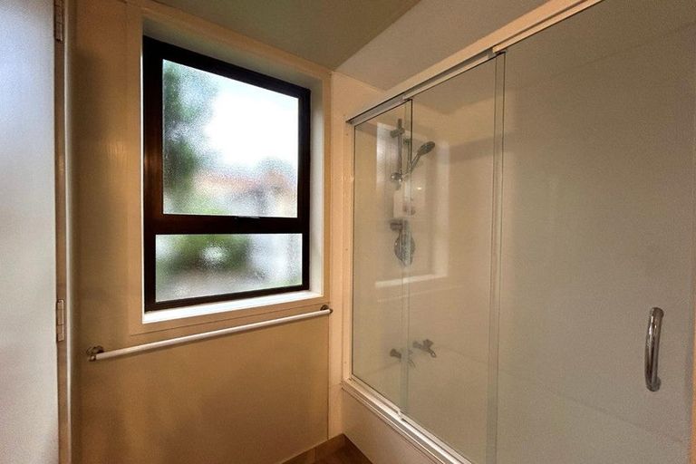 Photo of property in 19 Tauroa Road, Havelock North, 4130