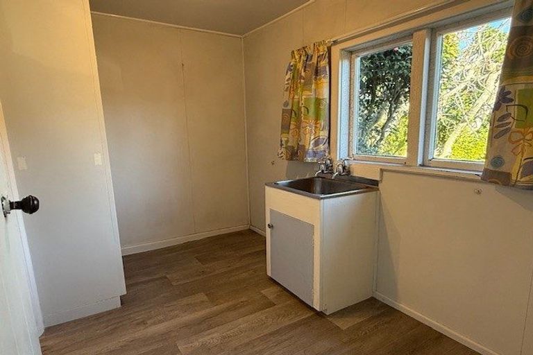 Photo of property in 11 Alpha Avenue, Strowan, Christchurch, 8052