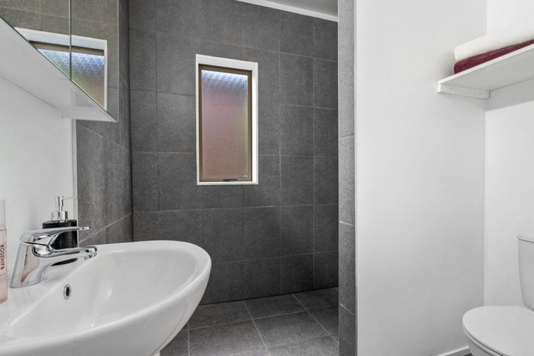 Photo of property in 55 Tram Valley Road, Swanson, Auckland, 0614