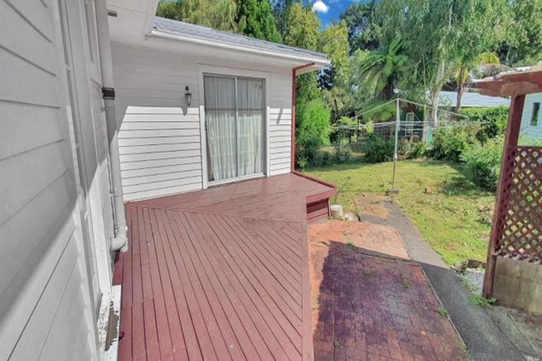 Photo of property in 35 Hartley Terrace, Massey, Auckland, 0614