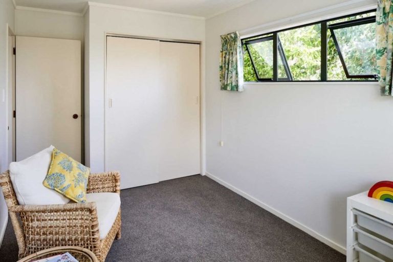 Photo of property in 105 Marine Parade, Eastbourne, Lower Hutt, 5013