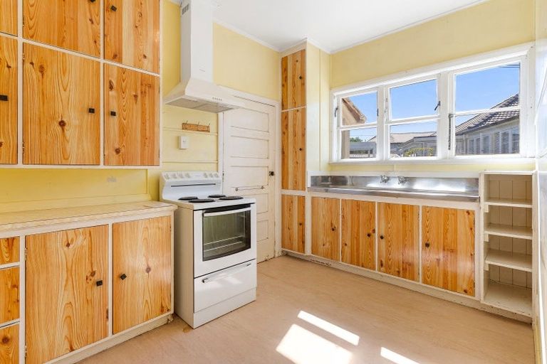 Photo of property in 23 Clarence Road, Northcote Point, Auckland, 0627
