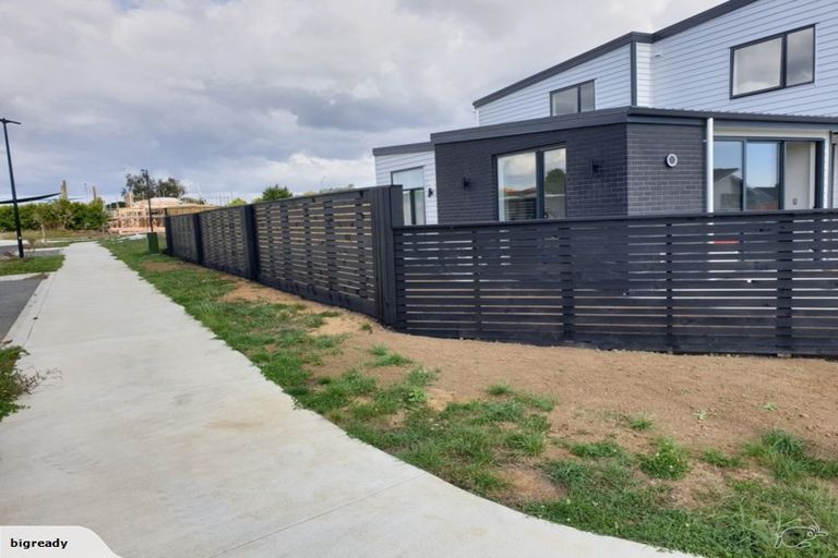 Photo of property in 17 Hoiho Road, Pukekohe, 2120