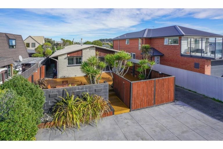 Photo of property in 523 Marine Parade, South New Brighton, Christchurch, 8062