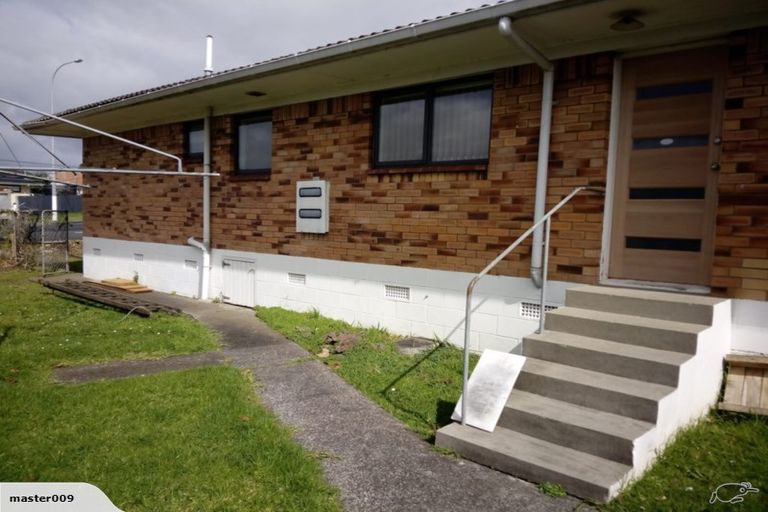 Photo of property in 1/1 Jennifer Place, Papatoetoe, Auckland, 2025