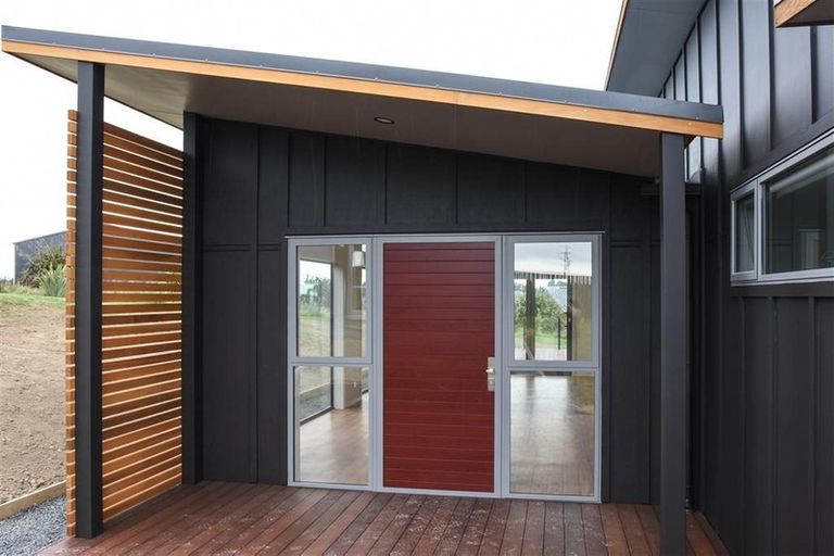 Photo of property in 31 Tunnel Beach Road, Blackhead, Dunedin, 9076