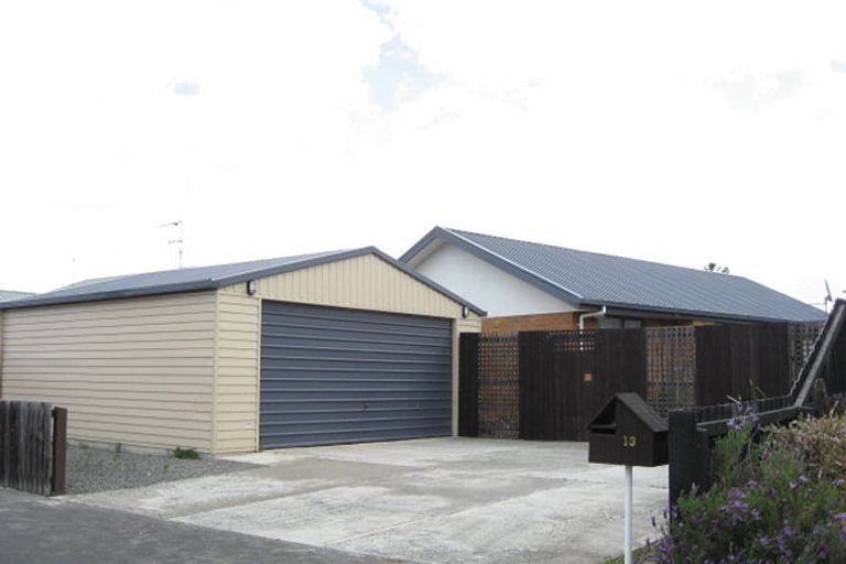 Photo of property in 13 Country Lane, Rangiora, 7400