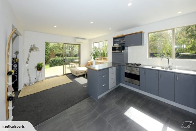 Photo of property in 9b Kaputone Place, Belfast, Christchurch, 8051