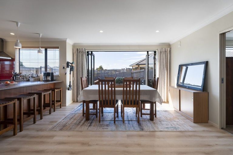 Photo of property in 42 Peter Hall Drive, Kelvin Grove, Palmerston North, 4414