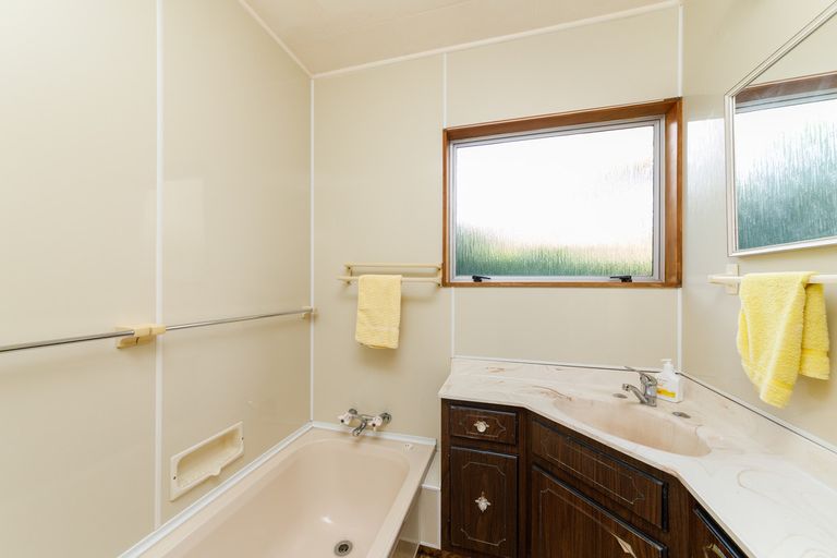 Photo of property in 14 Peter Hall Drive, Kelvin Grove, Palmerston North, 4414