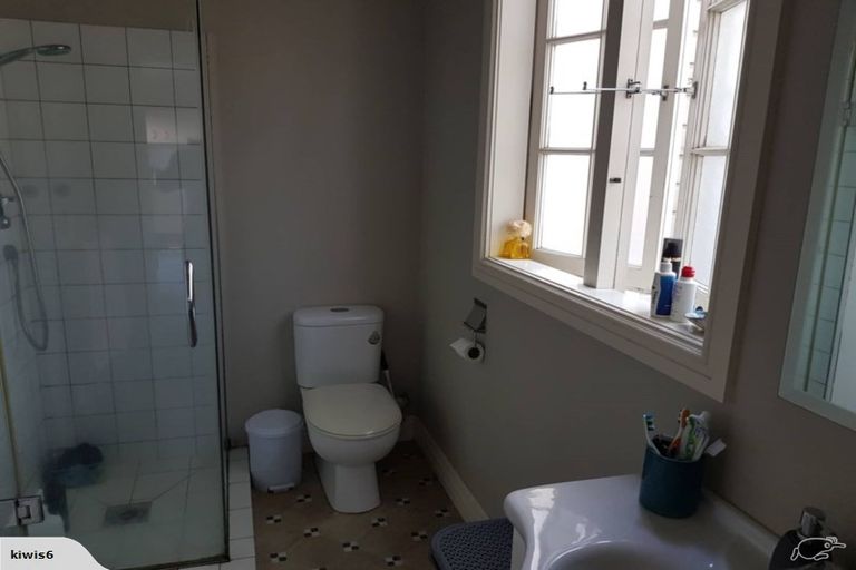 Photo of property in 16 Austin Street, Mount Victoria, Wellington, 6011