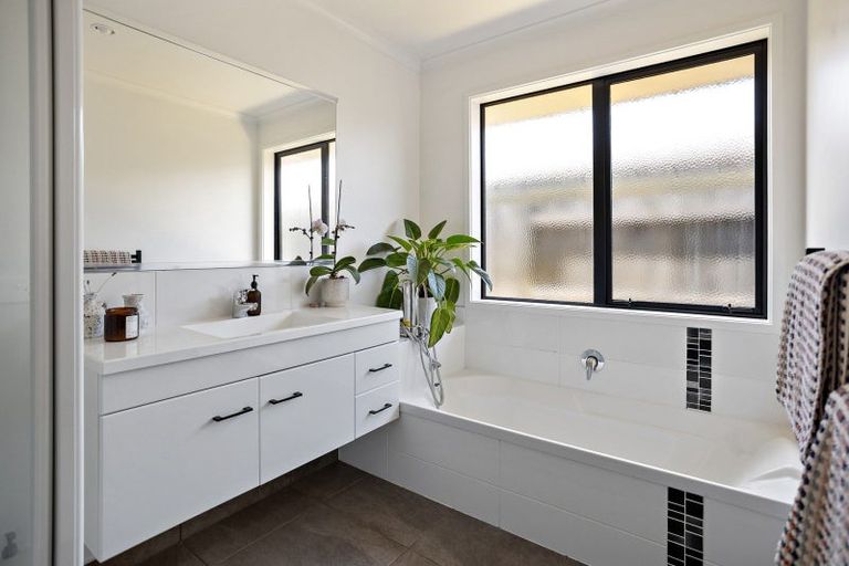 Photo of property in 7 Drabble Crescent, Papamoa Beach, Papamoa, 3118