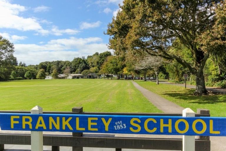 Photo of property in 3 Cowling Road, Hurdon, New Plymouth, 4310