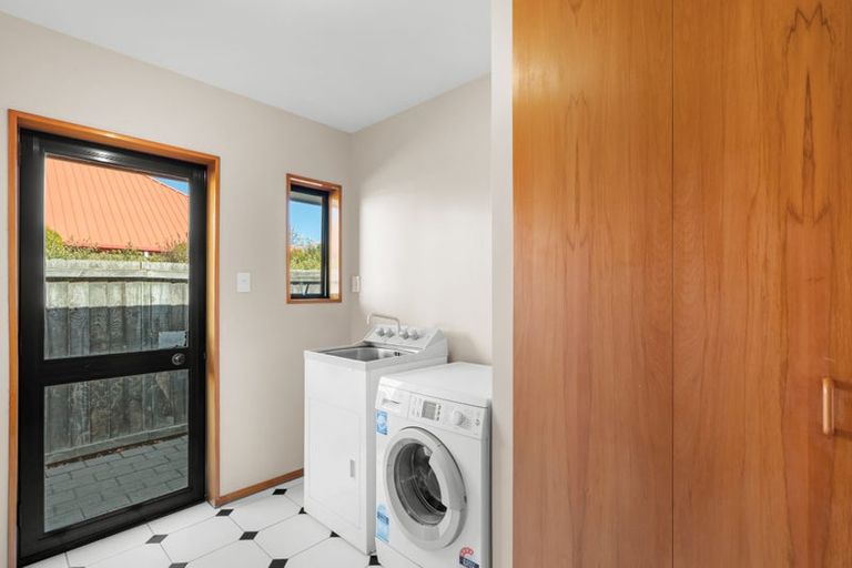 Photo of property in 8 Claverley Gardens, Avonhead, Christchurch, 8042