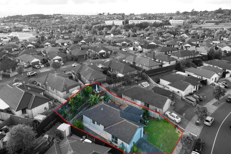 Photo of property in 28 Foxlaw Street, Randwick Park, Auckland, 2105