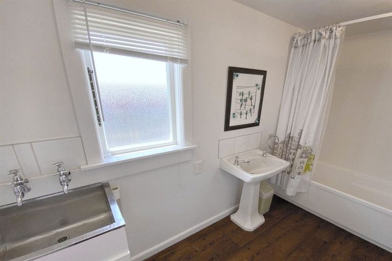 Photo of property in 16 Field Terrace, Upper Riccarton, Christchurch, 8041