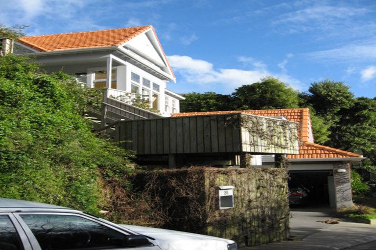 Photo of property in 21 Lower North Terrace, Kelburn, Wellington, 6012