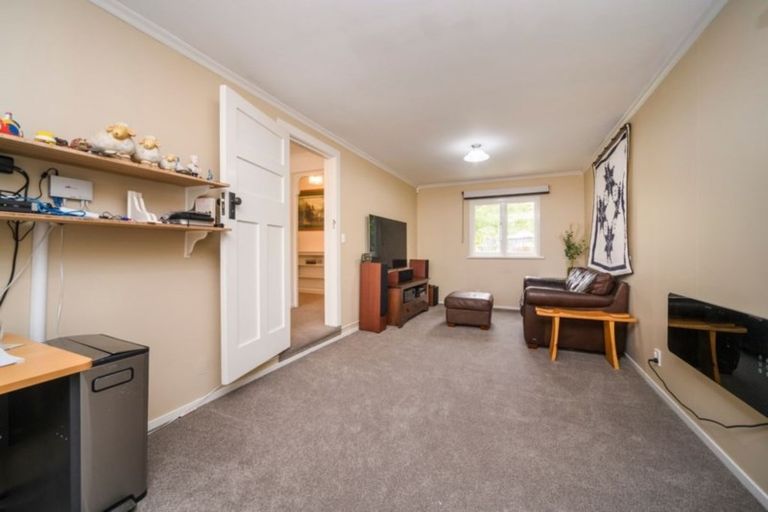 Photo of property in 40 Marne Street, Hokowhitu, Palmerston North, 4410