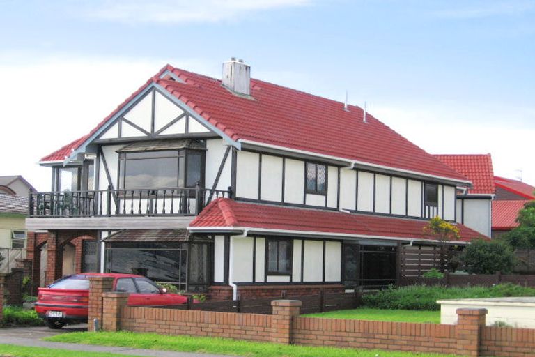 Photo of property in 1/32 The Parade, Bucklands Beach, Auckland, 2012