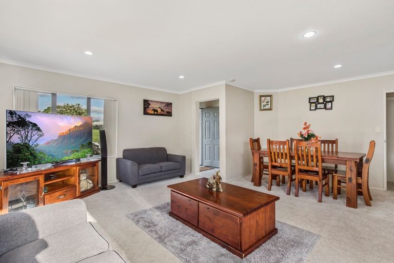 Photo of property in 28 Foxlaw Street, Randwick Park, Auckland, 2105