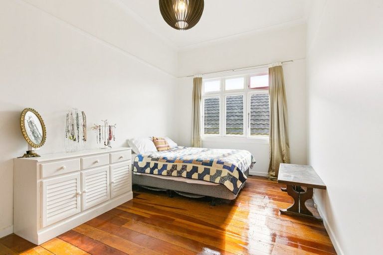 Photo of property in 201 Melbourne Road, Island Bay, Wellington, 6023