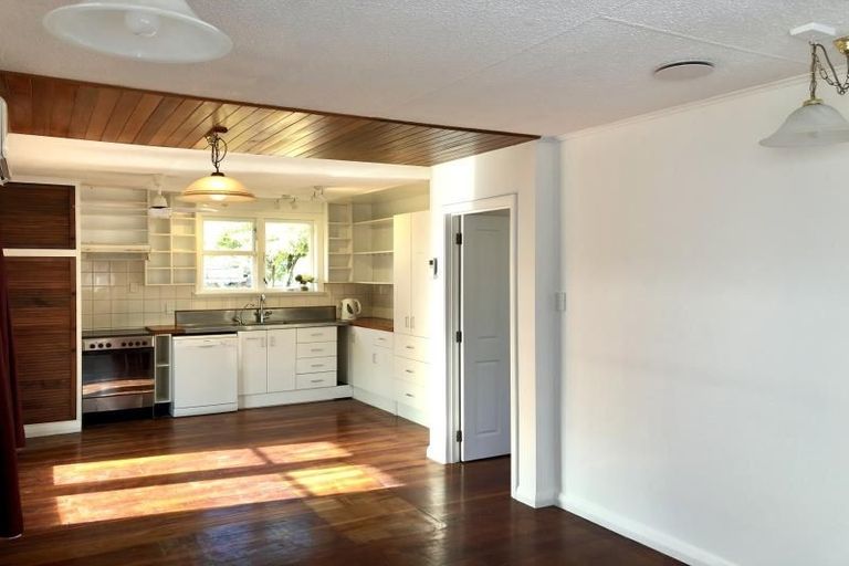 Photo of property in 30 Douglas Crescent, Fairfield, Hamilton, 3214