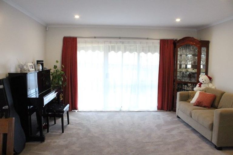 Photo of property in 48 Orangewood Drive, Northpark, Auckland, 2013