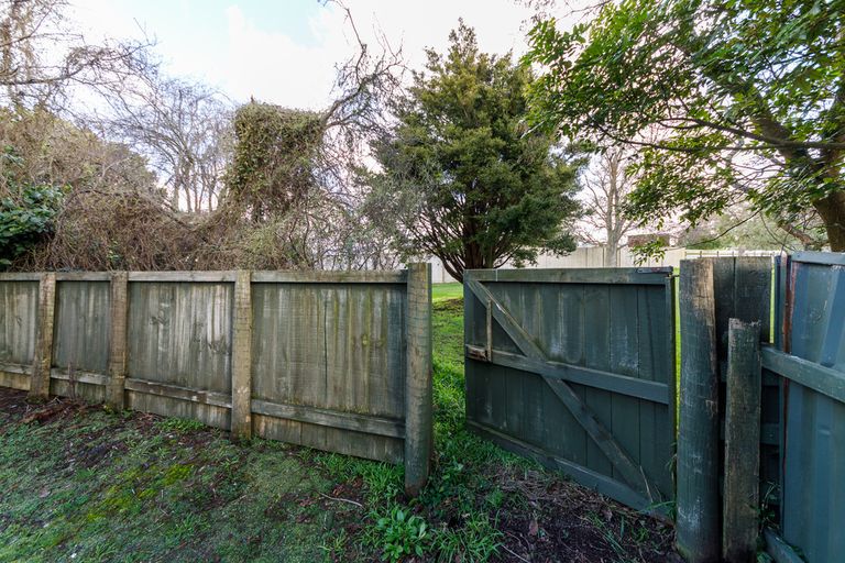 Photo of property in 14 Peter Hall Drive, Kelvin Grove, Palmerston North, 4414