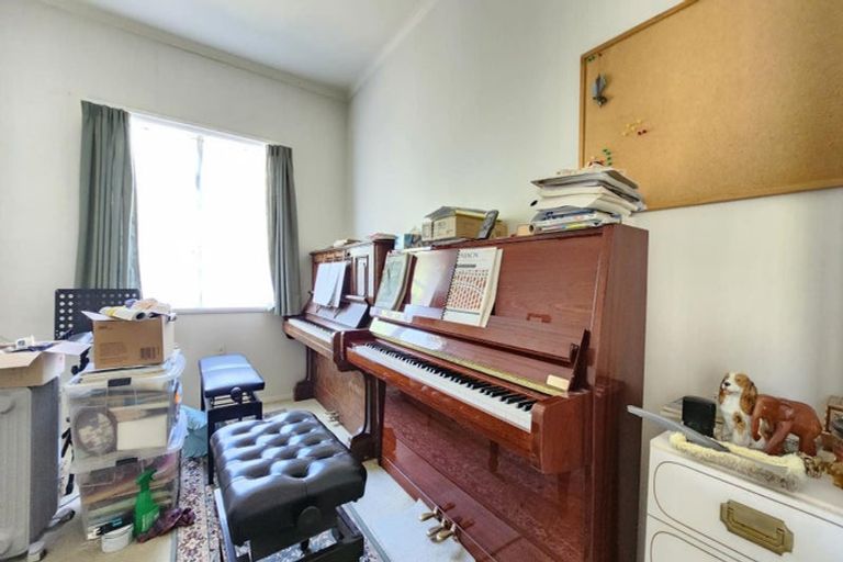 Photo of property in 31 Woodmancote Road, Khandallah, Wellington, 6035