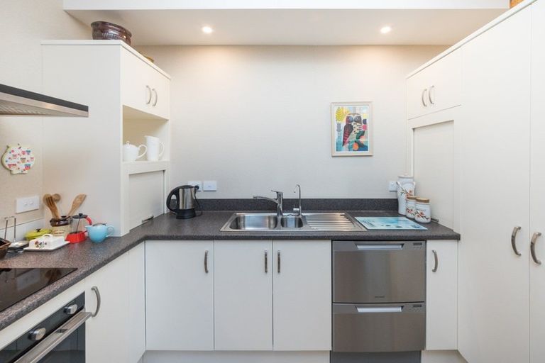 Photo of property in 18 Thomson Street, West End, Palmerston North, 4412