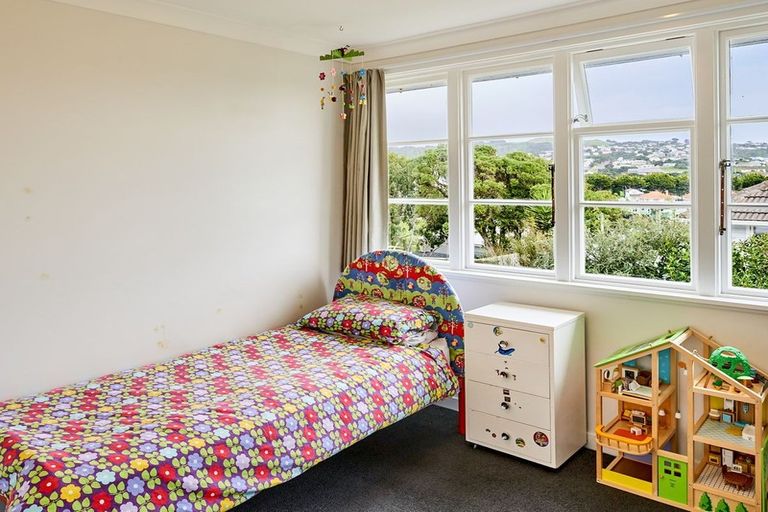Photo of property in 16 Chaffey Crescent, Titahi Bay, Porirua, 5022