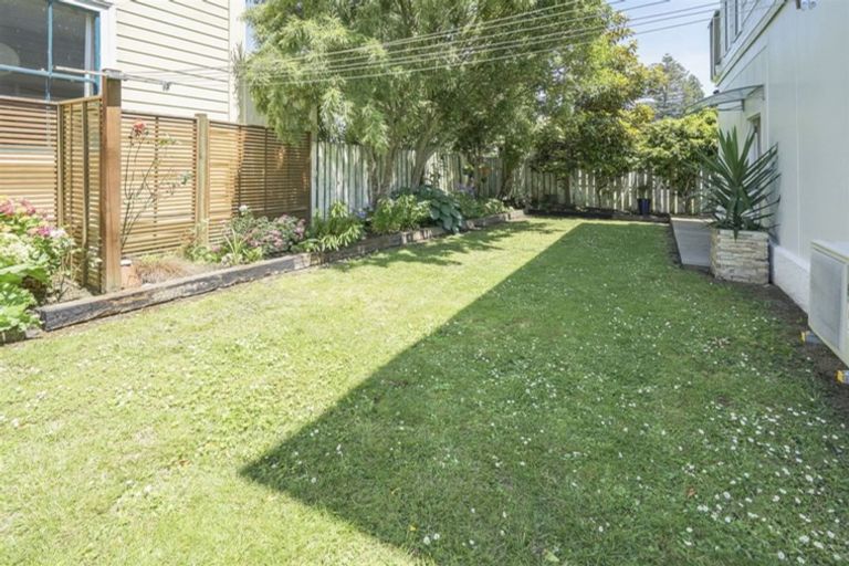 Photo of property in 2/240 Bridge Street, The Wood, Nelson, 7010