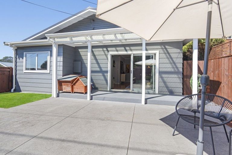 Photo of property in 53 Ngamotu Road, Moturoa, New Plymouth, 4310