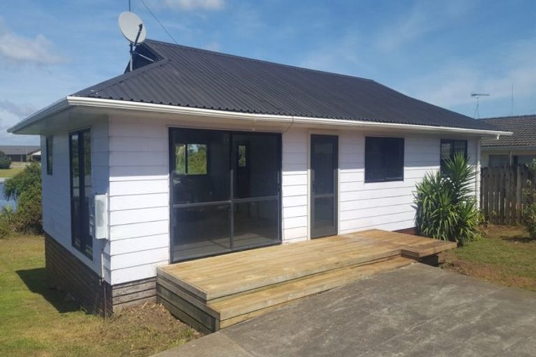 Photo of property in 2/36 Walmsley Road, Mangere, Auckland, 2022