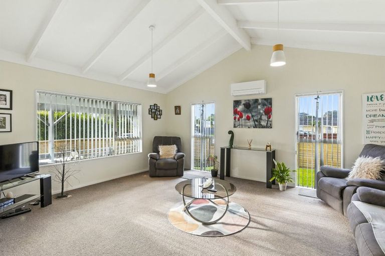 Photo of property in 6a Buckley Grove, Paraparaumu, 5032
