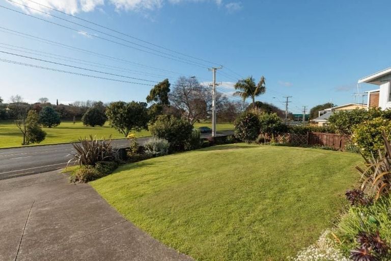 Photo of property in 80 Vale Street, Otumoetai, Tauranga, 3110