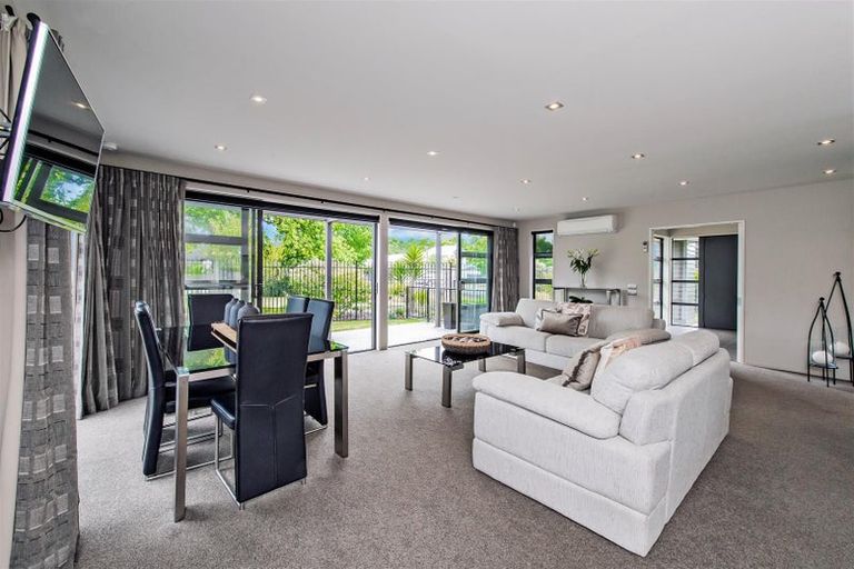 Photo of property in 4 Nightingale Place, Papanui, Christchurch, 8053
