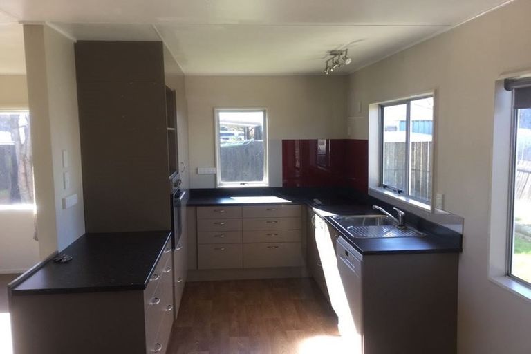 Photo of property in 8b Kupe Drive, Carterton, 5713