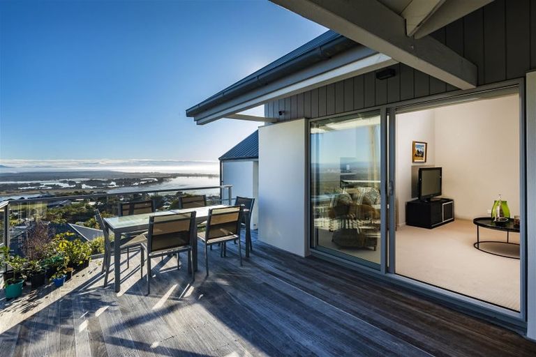 Photo of property in 135 Major Hornbrook Road, Mount Pleasant, Christchurch, 8081