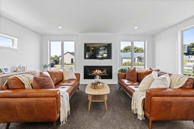 Photo of property in 3 Matai Grove, Greytown, 5712