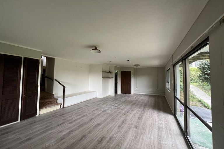 Photo of property in 61 Lyons Avenue, Murrays Bay, Auckland, 0630