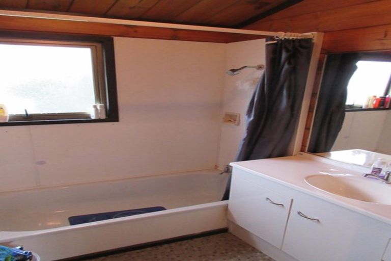 Photo of property in 120 Tutere Street, Waikanae Beach, Waikanae, 5036