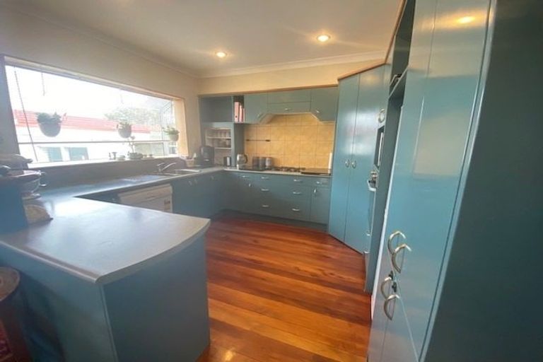 Photo of property in 36 The Drive, Tawa, Wellington, 5028